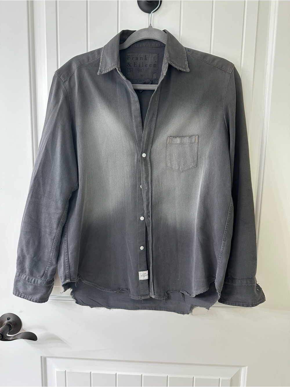 Frank & Eileen Eileen Button Down Long Sleeve Top Size XS Grey